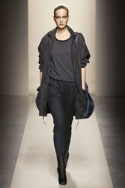 Look 18
